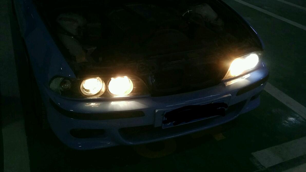 撞到連續(xù)變道的車后趁機(jī)了解大燈測(cè)電筆 慢慢整備E39的實(shí)用指南